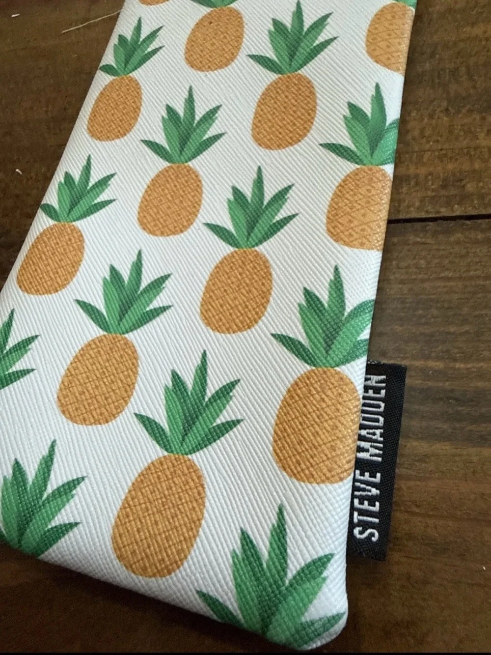 Steve Madden Pineapple Pattern Sunglasses Pouch - White, Gold & Green